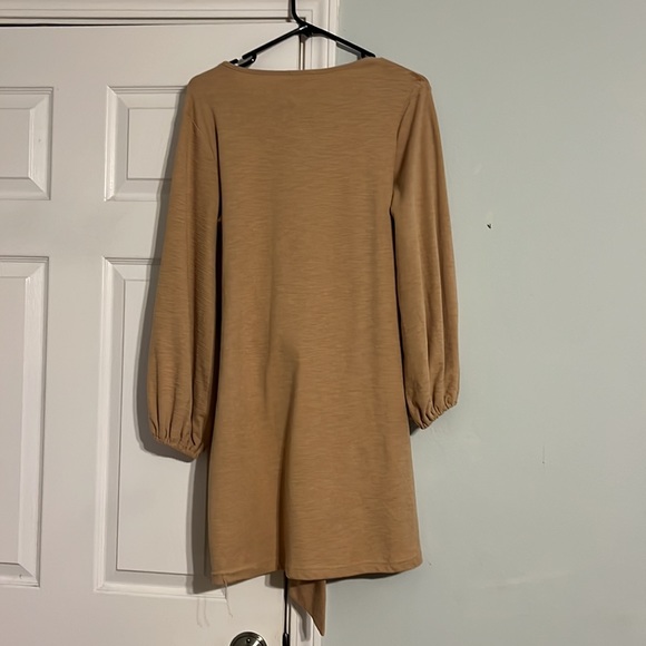 Adorable tan dress for fall and winter - Picture 3 of 3